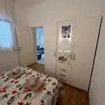 3m With Free Parking Apartment