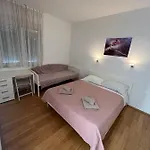 3m With Free Parking Apartment