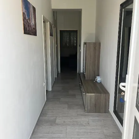 3m With Free Parking * 斯普利特